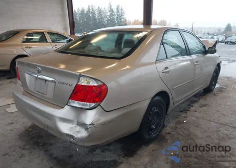2005 Toyota Camry Le из США, поврежденный, VIN 4T1BE32K95U029647